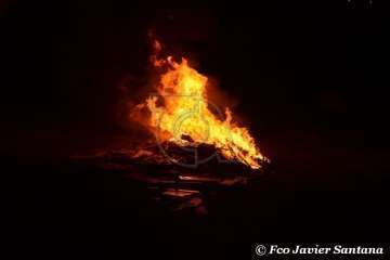 Hoguera de San Juan (Reportaje gráfico de Francisco Javier Santana y Antonio Alí)